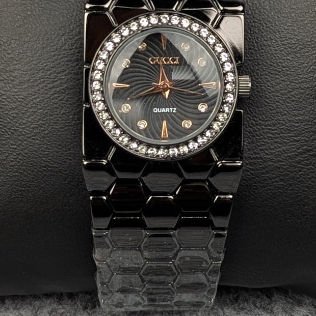 Stylish Black Ladies Quartz Watch with Crystal Bezel – Premium Bracelet Design