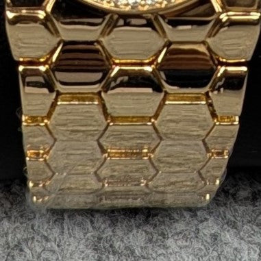 Elegant Golden Ladies Quartz Watch with Crystal Bezel – Premium Bracelet Design (Golden Dial)